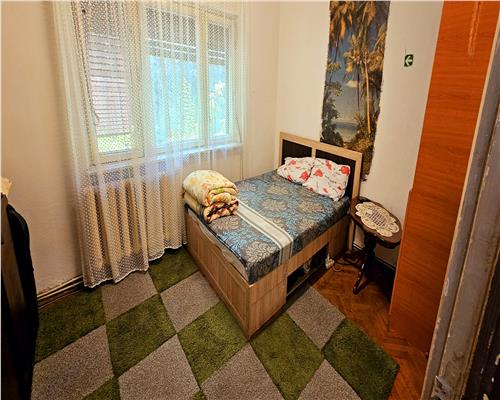 APARTAMENT 3 CAMERE 67 MP ZONA MEHEDINTI MANASTUR