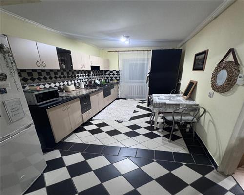 APARTAMENT 3 CAMERE 66 MP ZONA ION MESTER