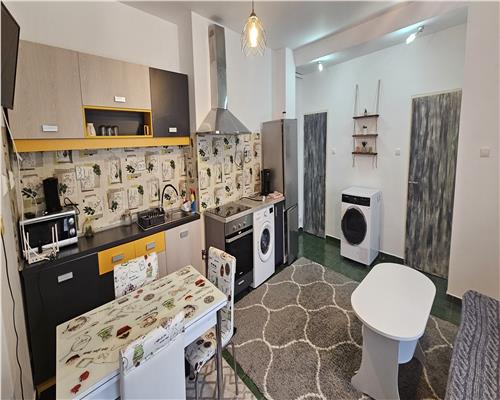 CASA 5 CAMERE 120 MP  ZONA UMF  CURTE 95 MP